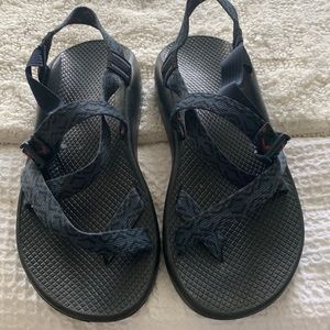 Mens chaco sport sandals. size 11 in excellent used condition